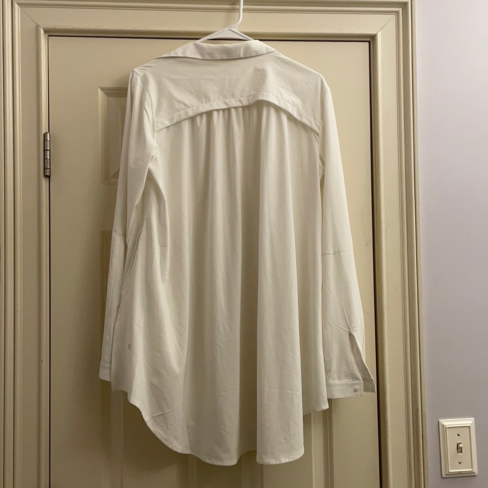 Lululemon in the moment Button Up shirt